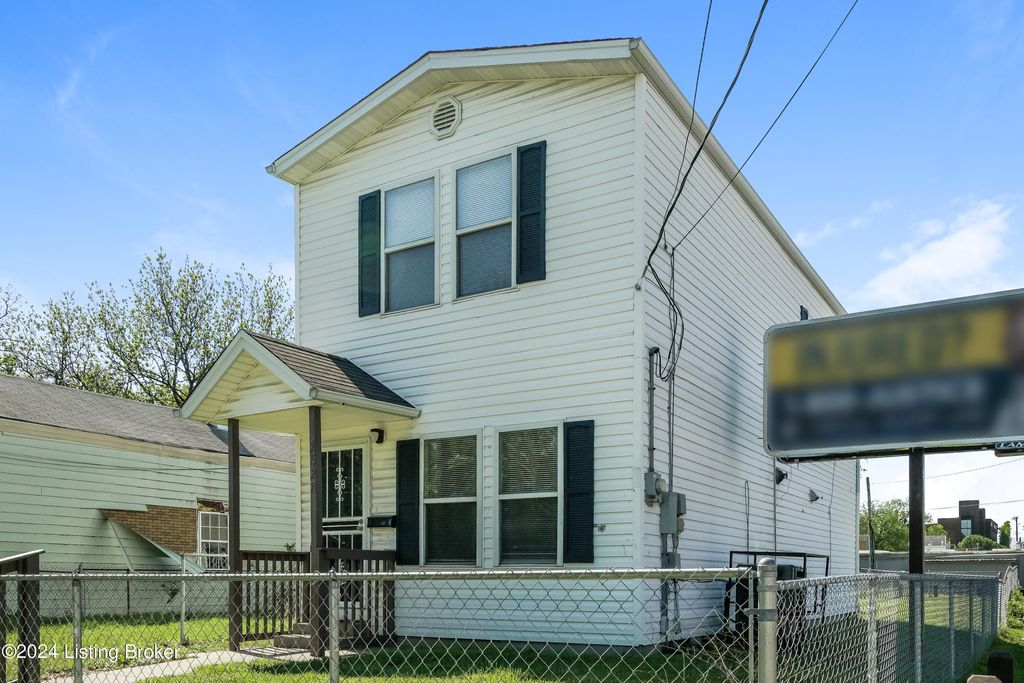 Photo of 2528 Cedar St, Louisville, KY 40212 (MLS # 1704109)