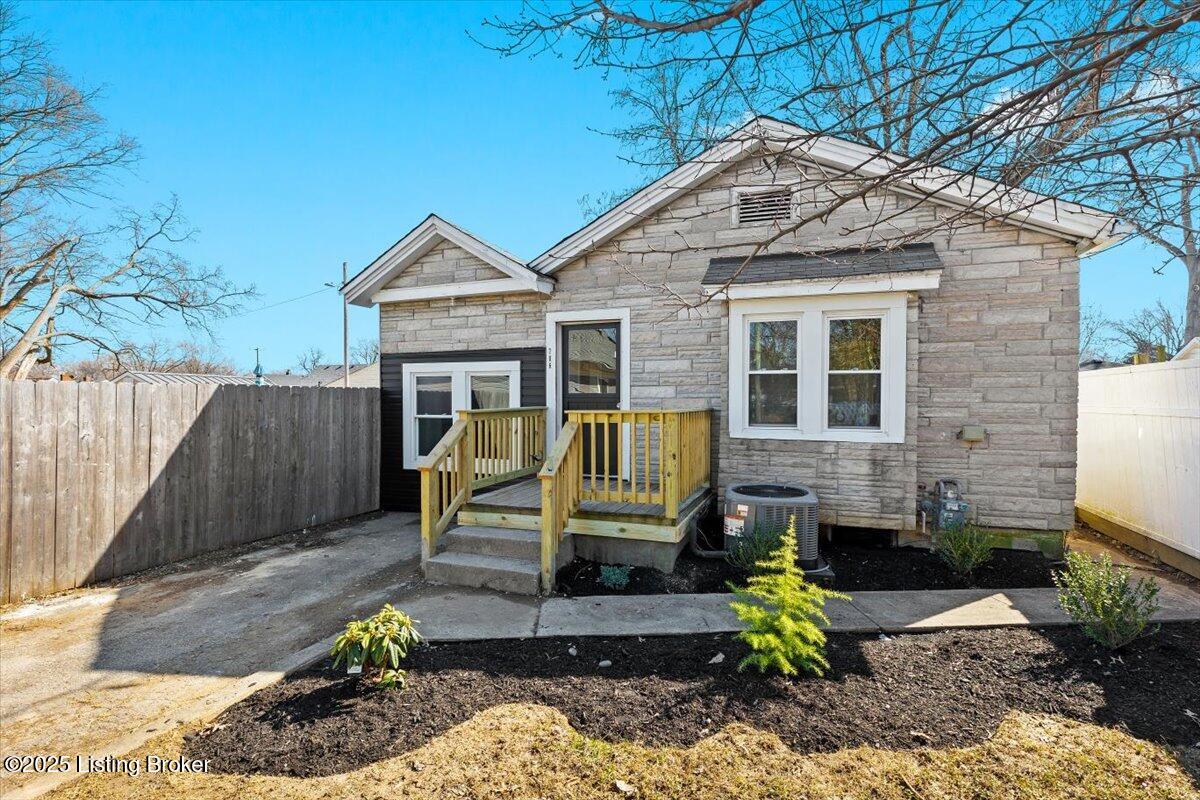 706 W Whitney Ave, Louisville, Kentucky image 1