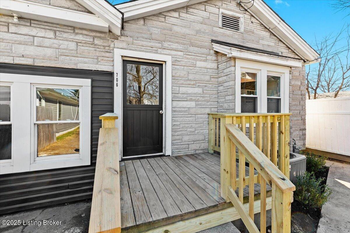 706 W Whitney Ave, Louisville, Kentucky image 3