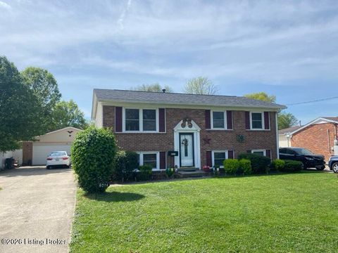 Photo of 8014 Broadfern Dr, Louisville, KY 40291 (MLS # 1714462)