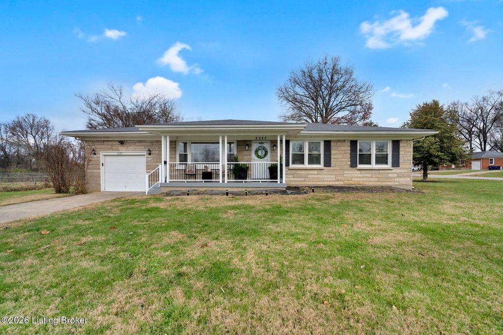 Photo of 2527 Hampstead Dr, Louisville, KY 40216 (MLS # 1706474)