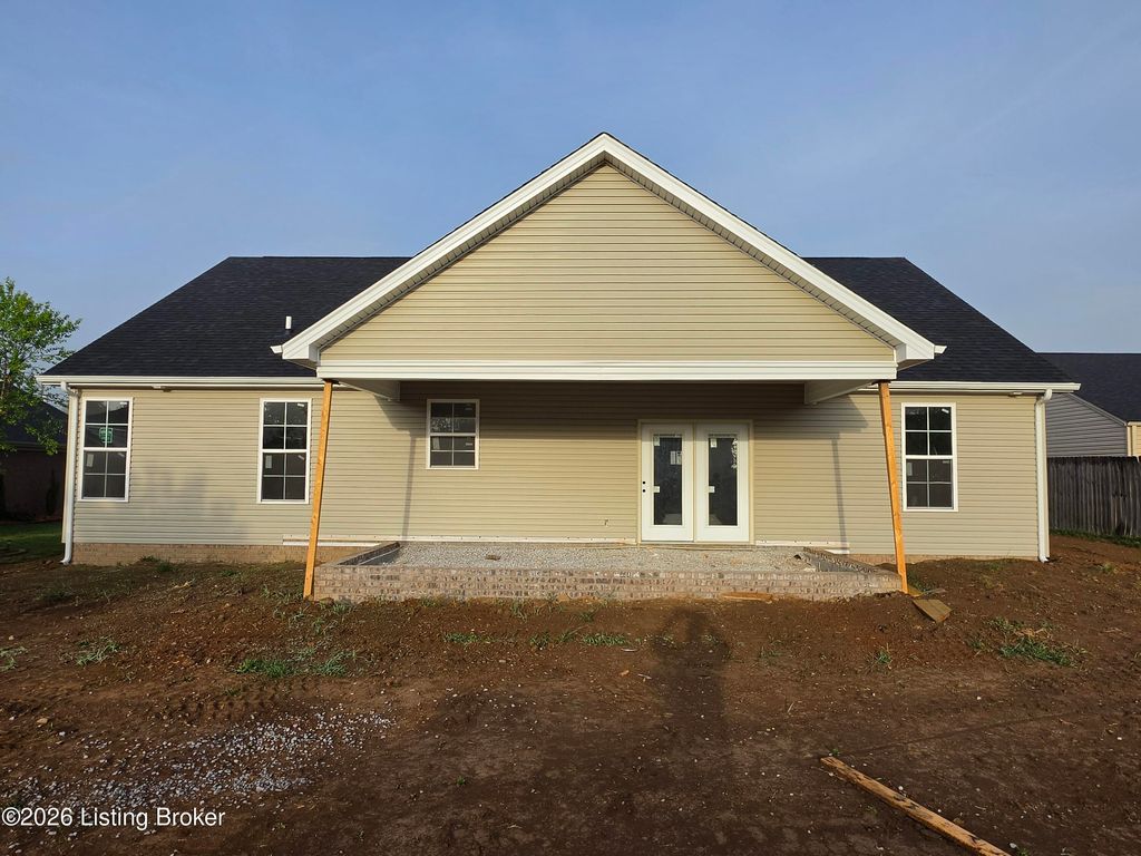 Photo of 102 Blatina Dr, Vine Grove, KY 40175 (MLS # 1715912)