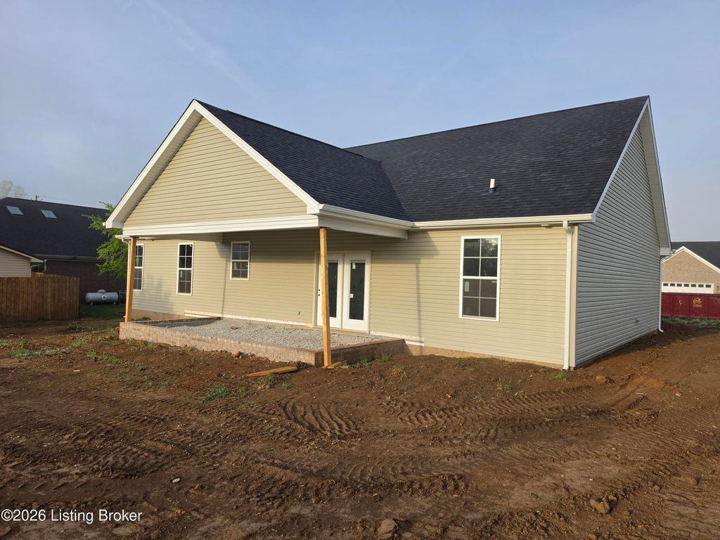 Photo of 102 Blatina Dr, Vine Grove, KY 40175 (MLS # 1715912)