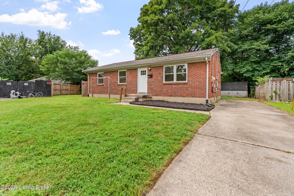 Photo of 5410 Anatahan Ct, Louisville, KY 40272 (MLS # 1726220)