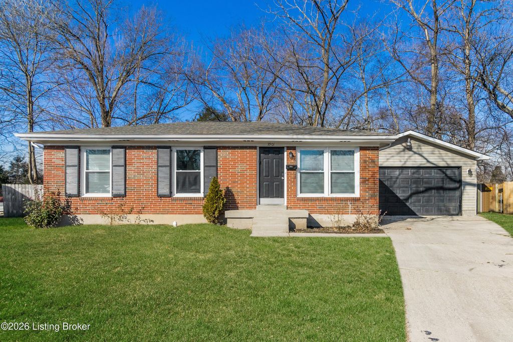 Photo of 3901 Smallboat Ct, Louisville, KY 40229 (MLS # 1706963)