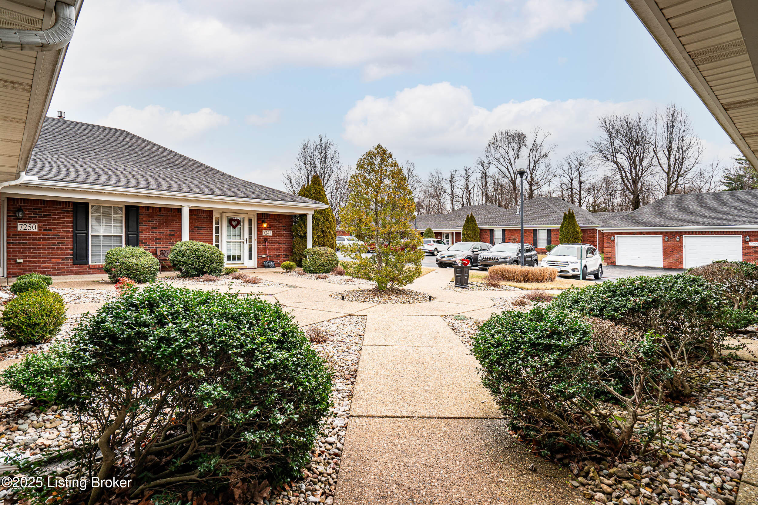 7256 Briscoe Vista Way, Louisville, Kentucky image 3