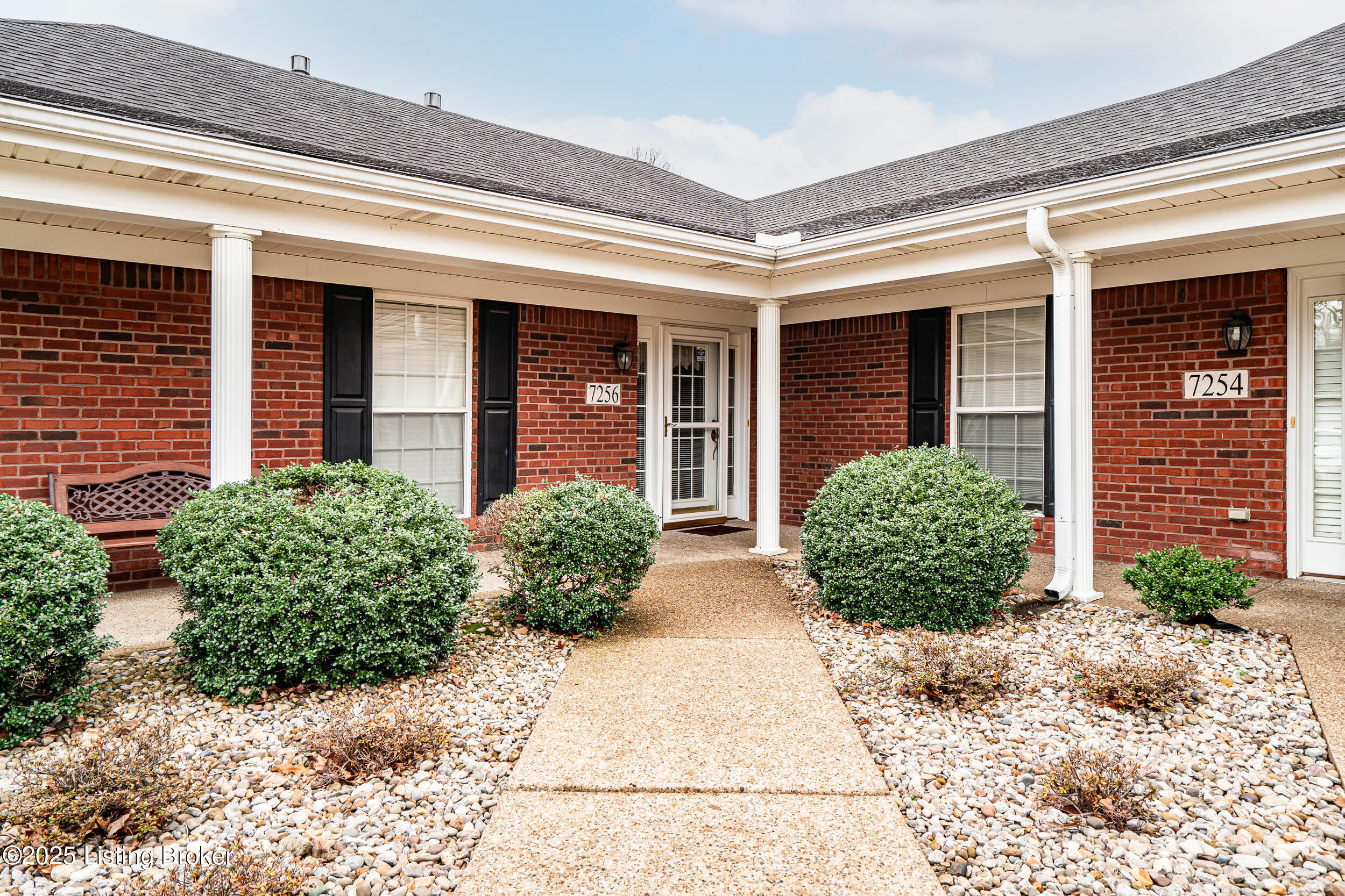 7256 Briscoe Vista Way, Louisville, Kentucky image 1