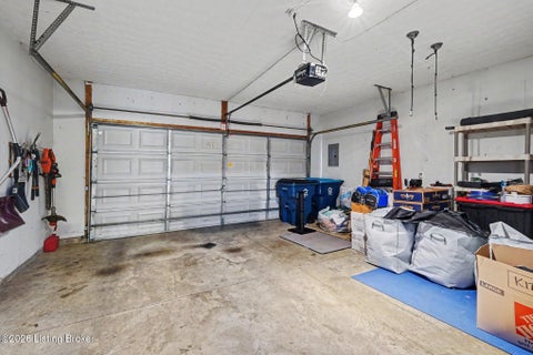 Tiny photo for 10400 Pinoak View Dr, Jeffersontown, KY 40299 (MLS # 1729674)