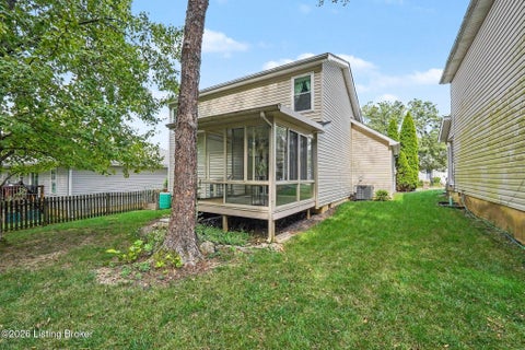 Tiny photo for 10400 Pinoak View Dr, Jeffersontown, KY 40299 (MLS # 1729674)
