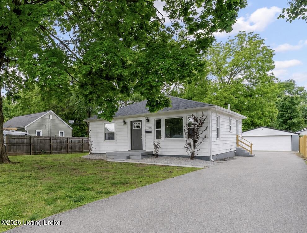 Photo 1 of 24 — 4913 Feys Dr, Louisville, KY 40216