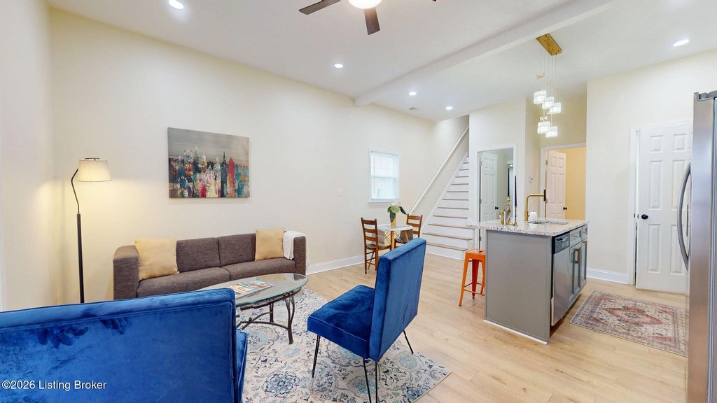 Photo of 413 Camp St, Louisville, KY 40203 (MLS # 1712856)