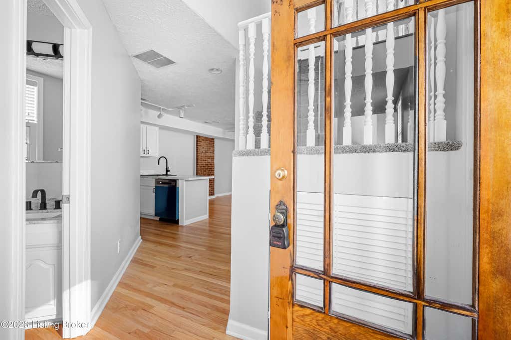 Photo of 1128 Cherokee Rd #APT 1A, Louisville, KY 40204 (MLS # 1724530)