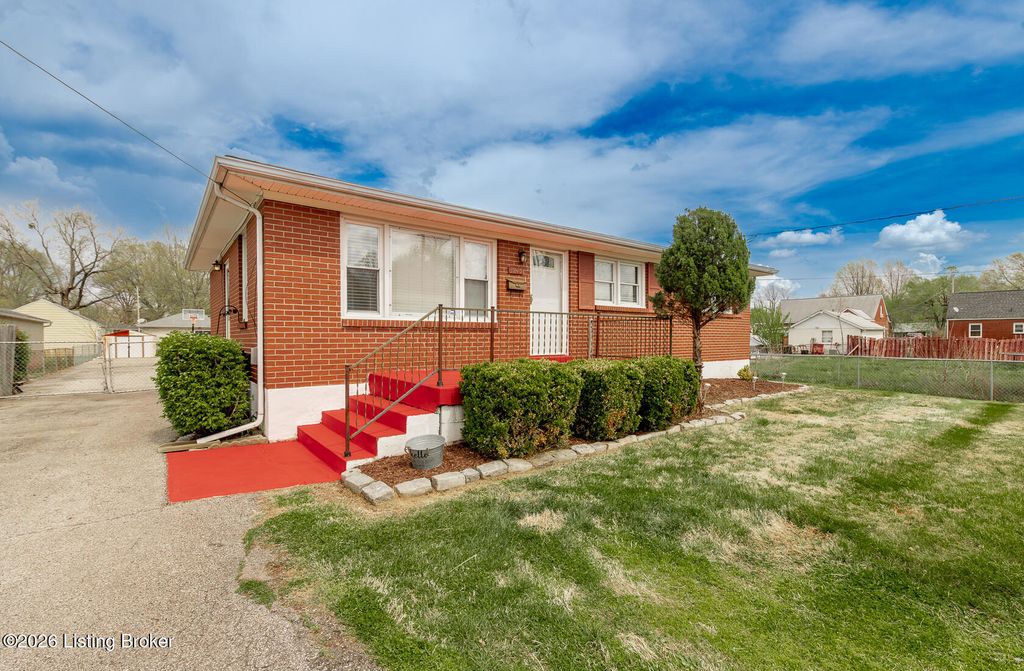 Photo of 5245 Julia Rd, Louisville, KY 40258 (MLS # 1713252)