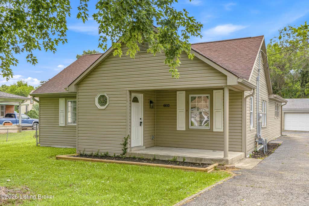 Photo of 6613 Fincastle Trail, Louisville, KY 40272 (MLS # 1723182)