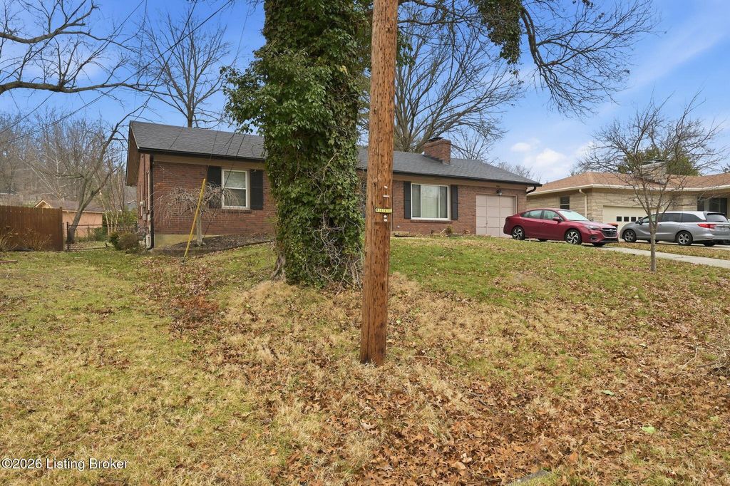 Photo of 7404 Arapaho Dr, Louisville, KY 40214 (MLS # 1706596)