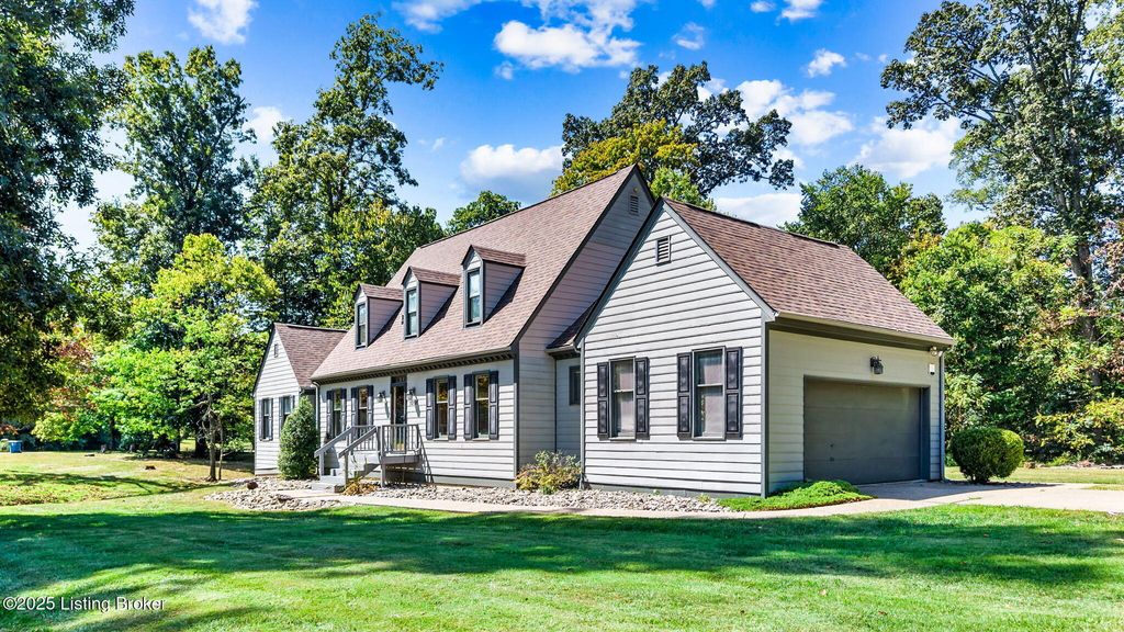 Photo of 10101 Secretariat Dr, Goshen, KY 40026 (MLS # 1700434)