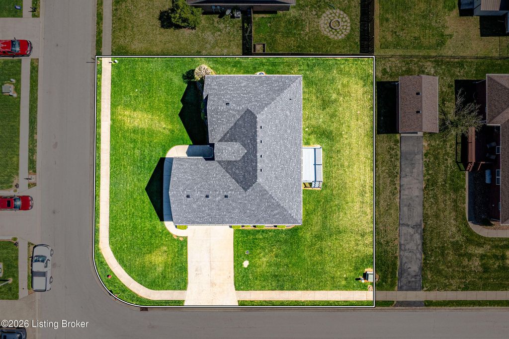 Photo of 133 E Piedmont Dr, Vine Grove, KY 40175 (MLS # 1714142)