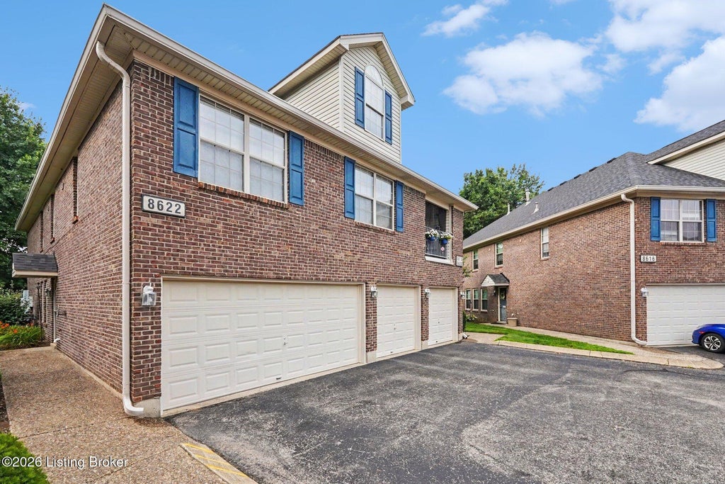 Photo of 8622 Grand Neptune Dr, Louisville, KY 40228 (MLS # 1721933)