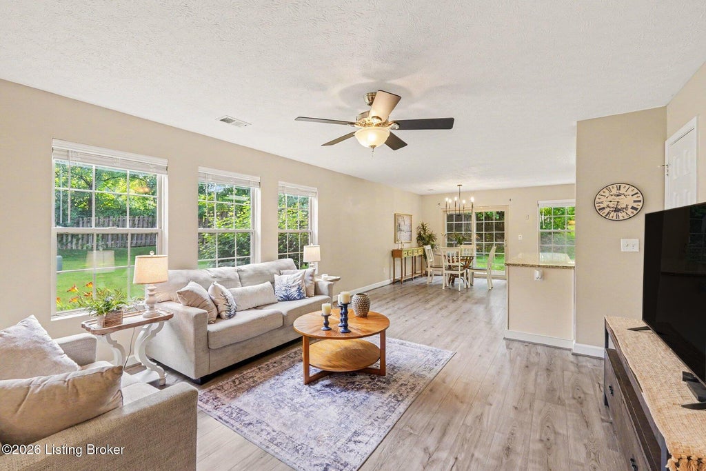 Photo of 8622 Grand Neptune Dr, Louisville, KY 40228 (MLS # 1721933)