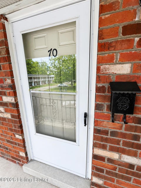 Condo For Sale - 4501 S 6th St # 70-3<br/> Jefferson County, Louisville, KY 40214