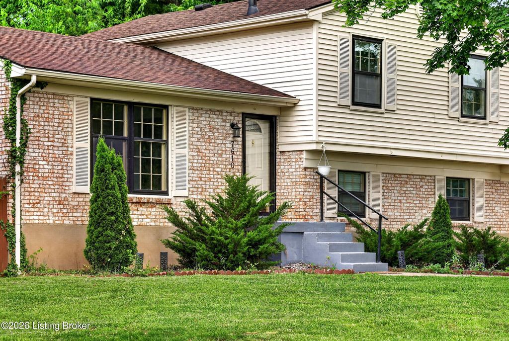 Photo of 7610 Carmil Ct, Louisville, KY 40291 (MLS # 1719090)