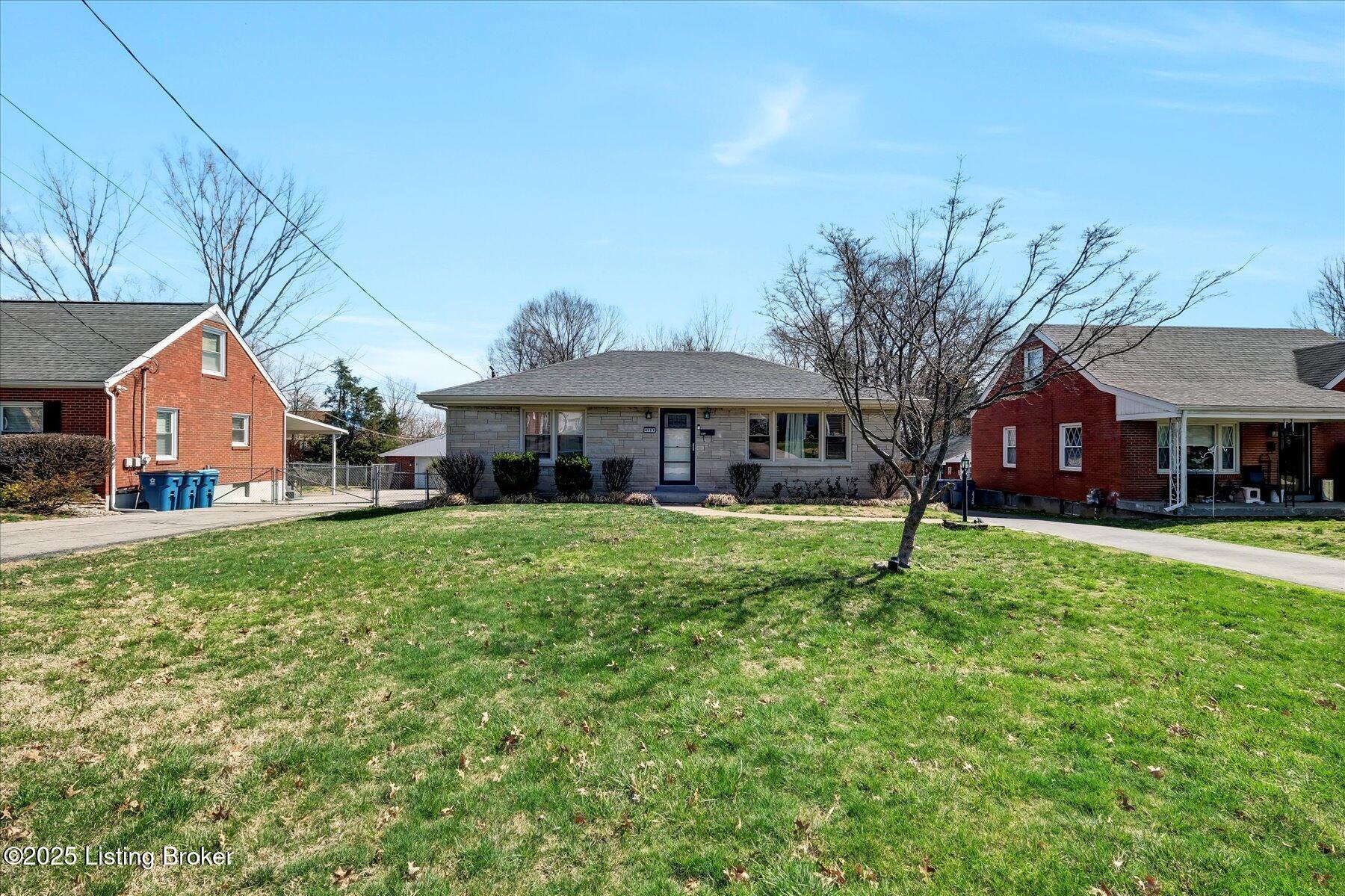 4251 Regina Ln, Louisville, Pennsylvania image 2