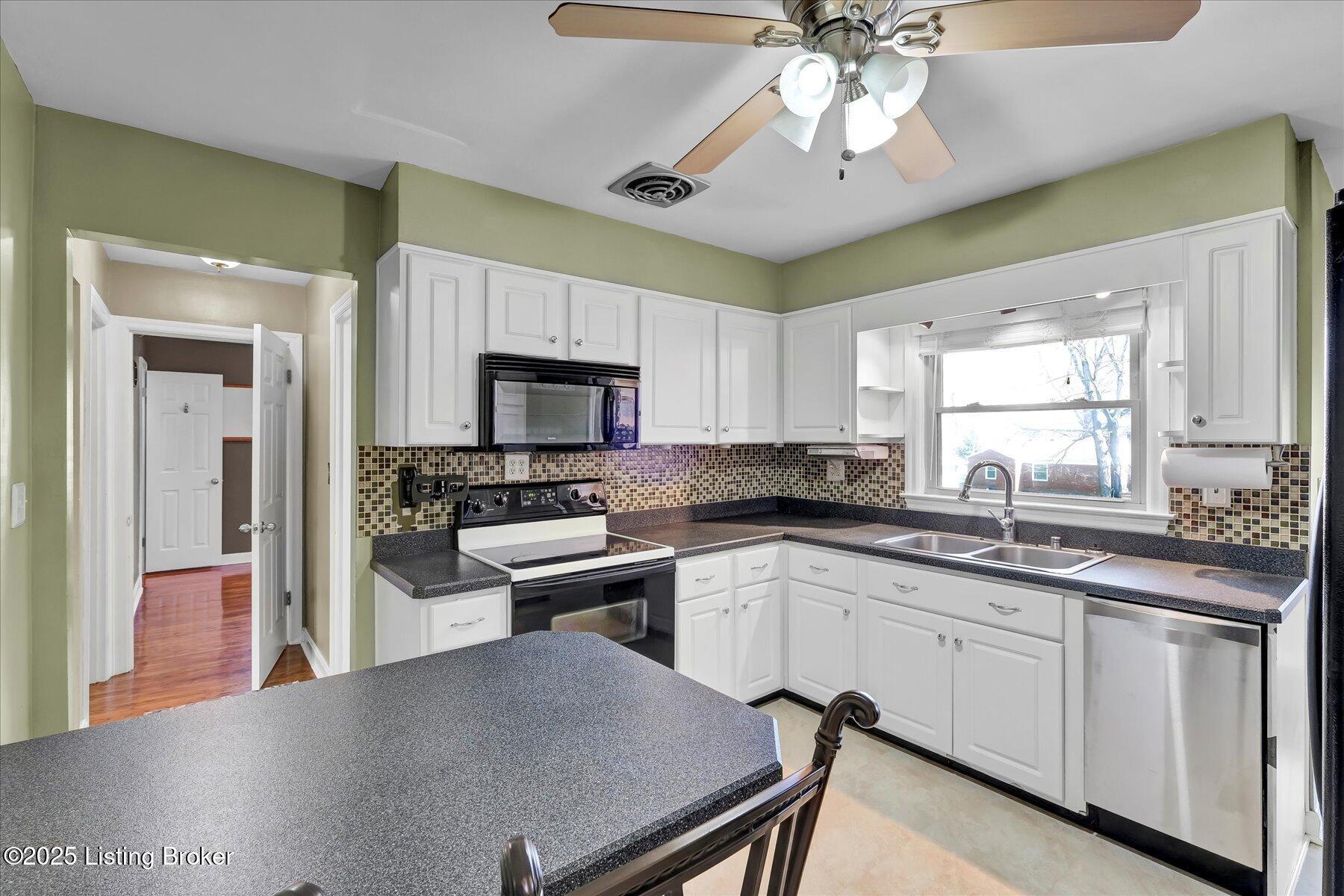 4251 Regina Ln, Louisville, Pennsylvania image 11