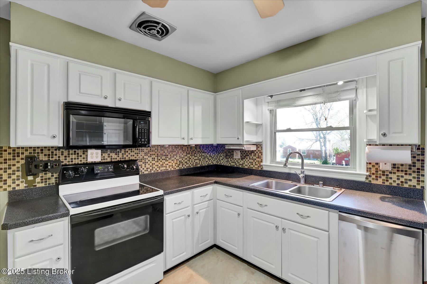 4251 Regina Ln, Louisville, Pennsylvania image 12
