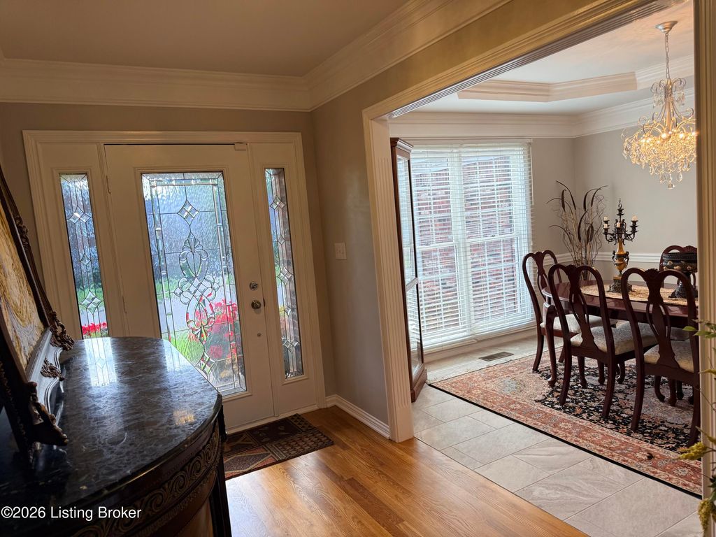 Photo of 3705 Woodmont Park Ln, Louisville, KY 40245 (MLS # 1718368)