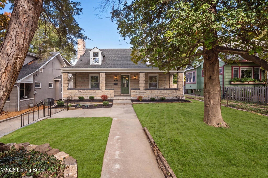 Photo of 3003 Brownsboro Rd, Louisville, KY 40206 (MLS # 1732844)