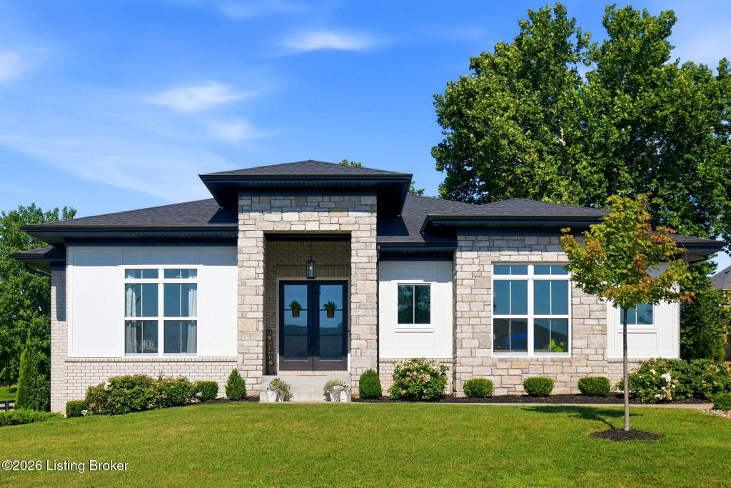 Photo of 4027 Thomas Farm Dr, Louisville, KY 40299 (MLS # 1728217)