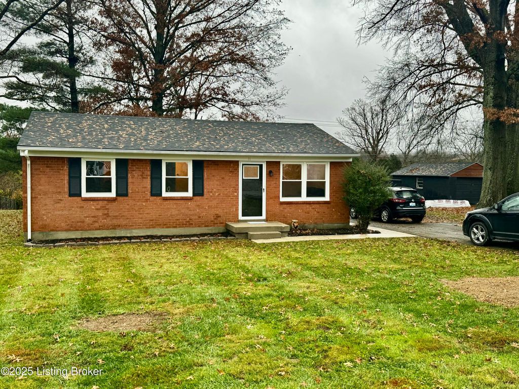 Photo of 111 Duncan Ave, La Grange, KY 40031 (MLS # 1704241)