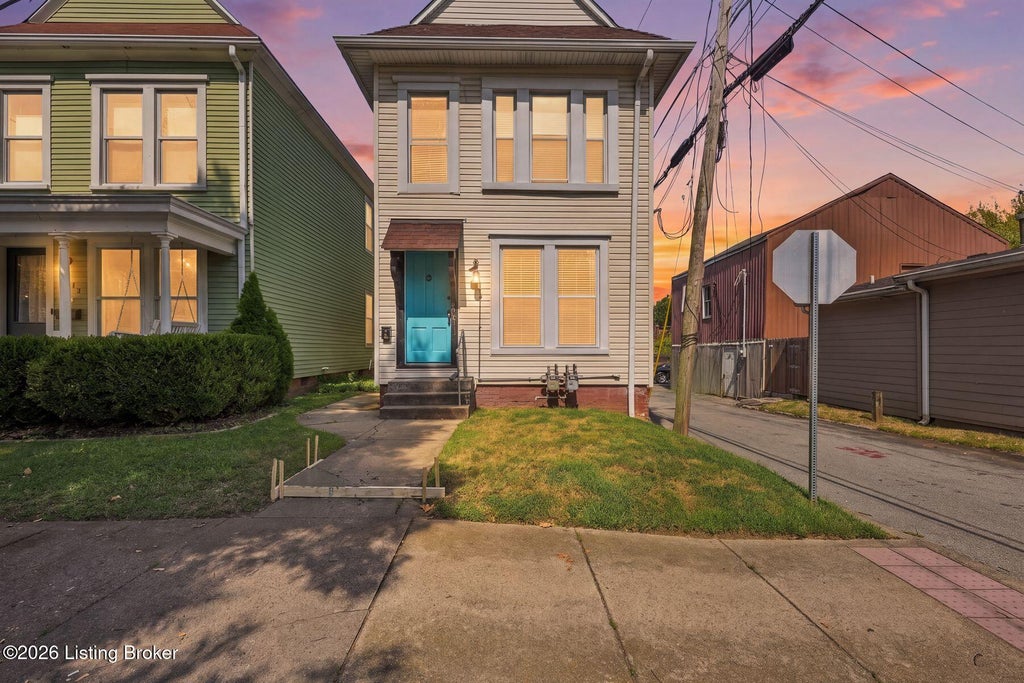 Photo of 1521 Morton Ave, Louisville, KY 40204 (MLS # 1729325)