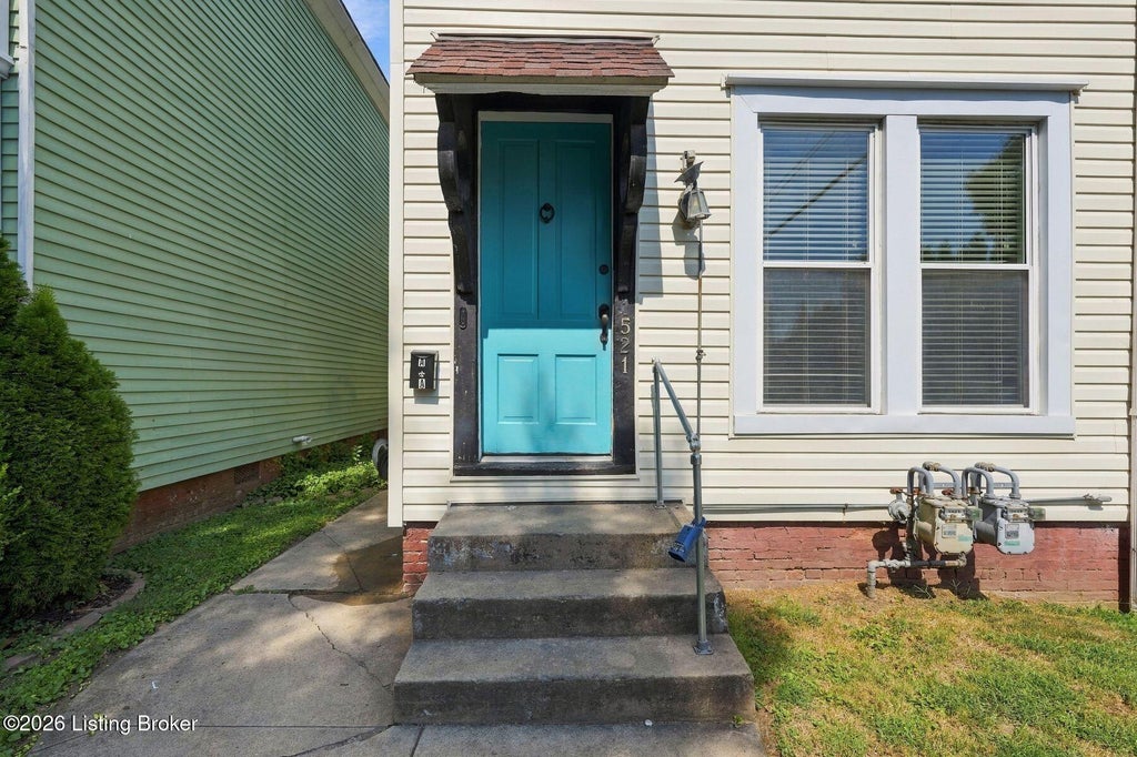 Photo of 1521 Morton Ave, Louisville, KY 40204 (MLS # 1729325)
