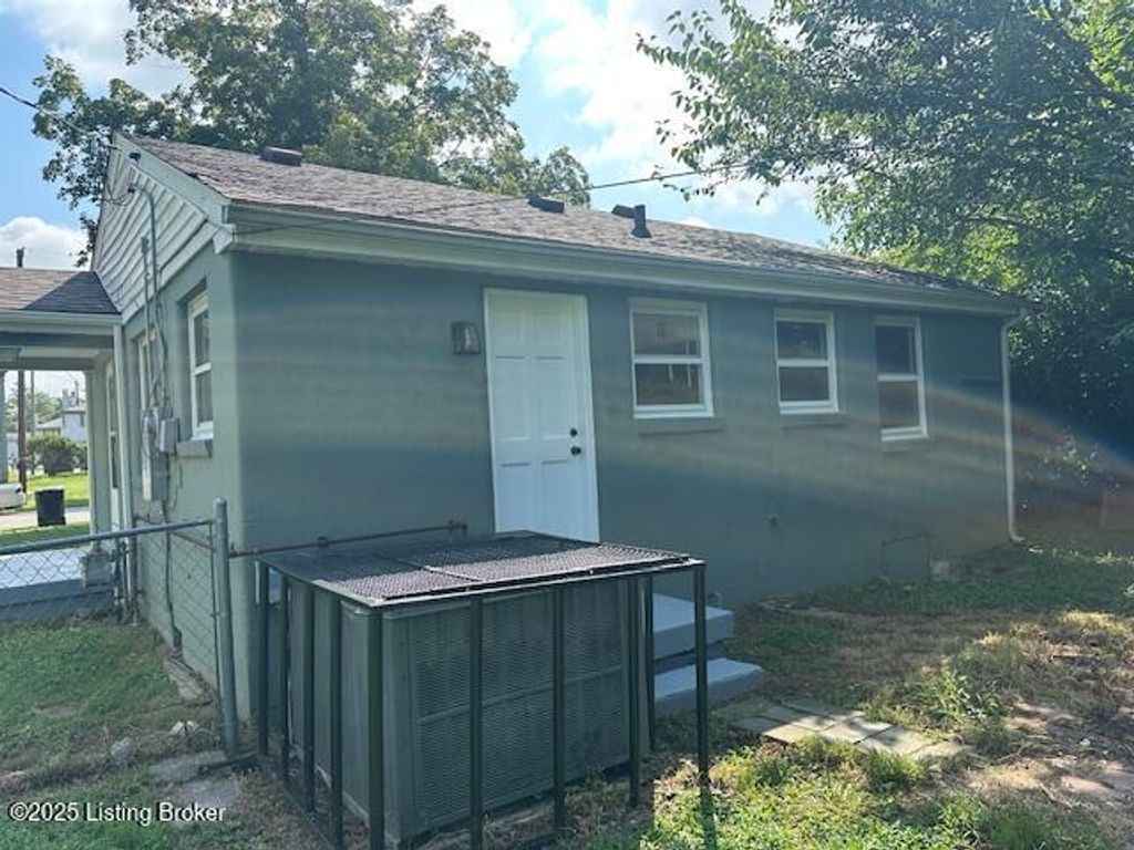 Photo of 5312 Buckner Ave, Louisville, KY 40214 (MLS # 1709152)