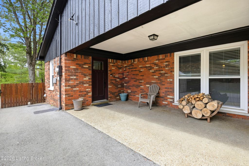 Photo of 624 N Birchwood Ave, Louisville, KY 40206 (MLS # 1714515)