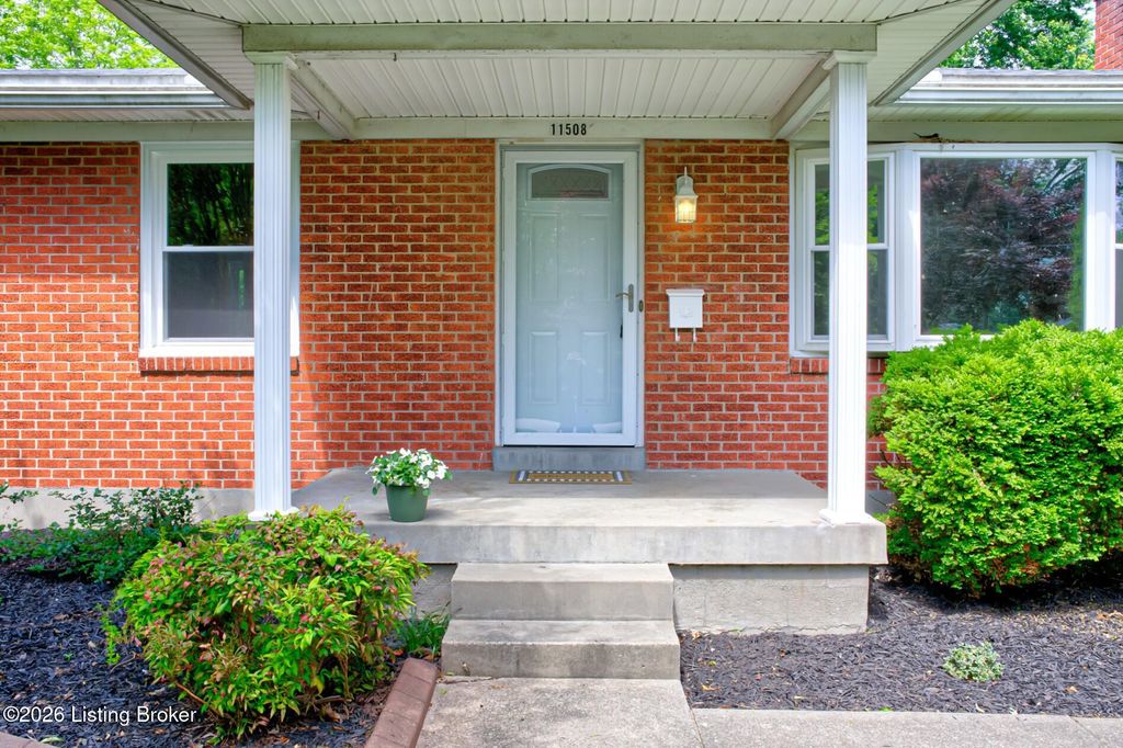 Photo of 11508 Pierce Way, Louisville, KY 40272 (MLS # 1716401)