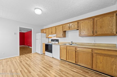 Tiny photo for 578 Lilly Ave, Louisville, KY 40217 (MLS # 1704752)