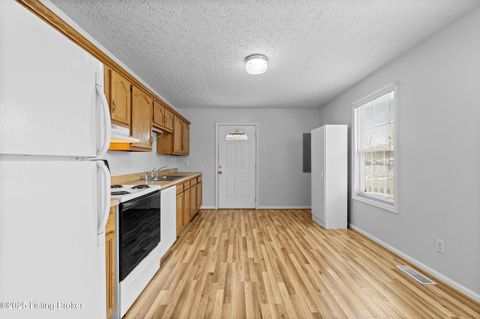 Tiny photo for 578 Lilly Ave, Louisville, KY 40217 (MLS # 1704752)