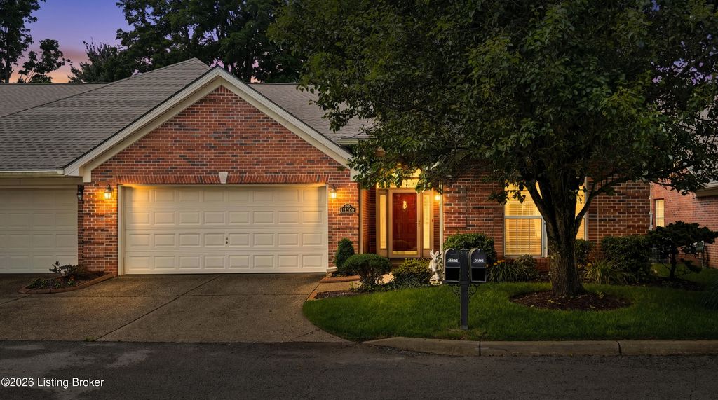Photo of 10410 Dove Chase Cir, Louisville, KY 40299 (MLS # 1718796)