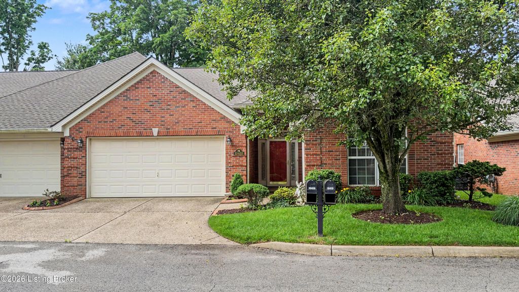 Photo of 10410 Dove Chase Cir, Louisville, KY 40299 (MLS # 1718796)