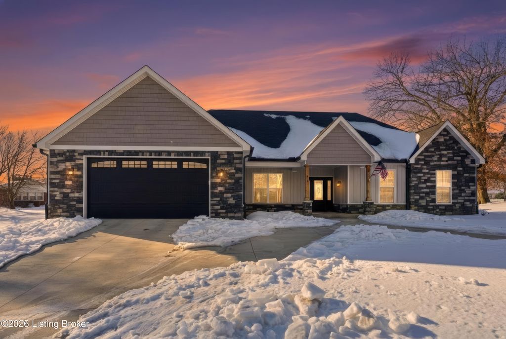 Photo of 816 Otter Creek Rd, Vine Grove, KY 40175 (MLS # 1708960)