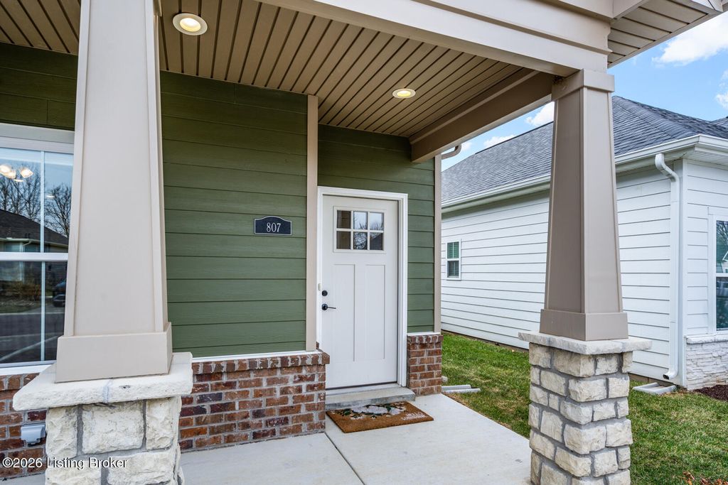 Photo of 807 Rosemary Ln, La Grange, KY 40031 (MLS # 1709769)