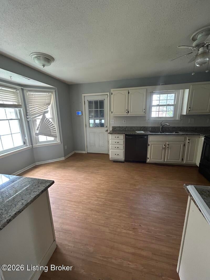 Photo of 1714 Nightingale Dr, Elizabethtown, KY 42701 (MLS # 1723179)