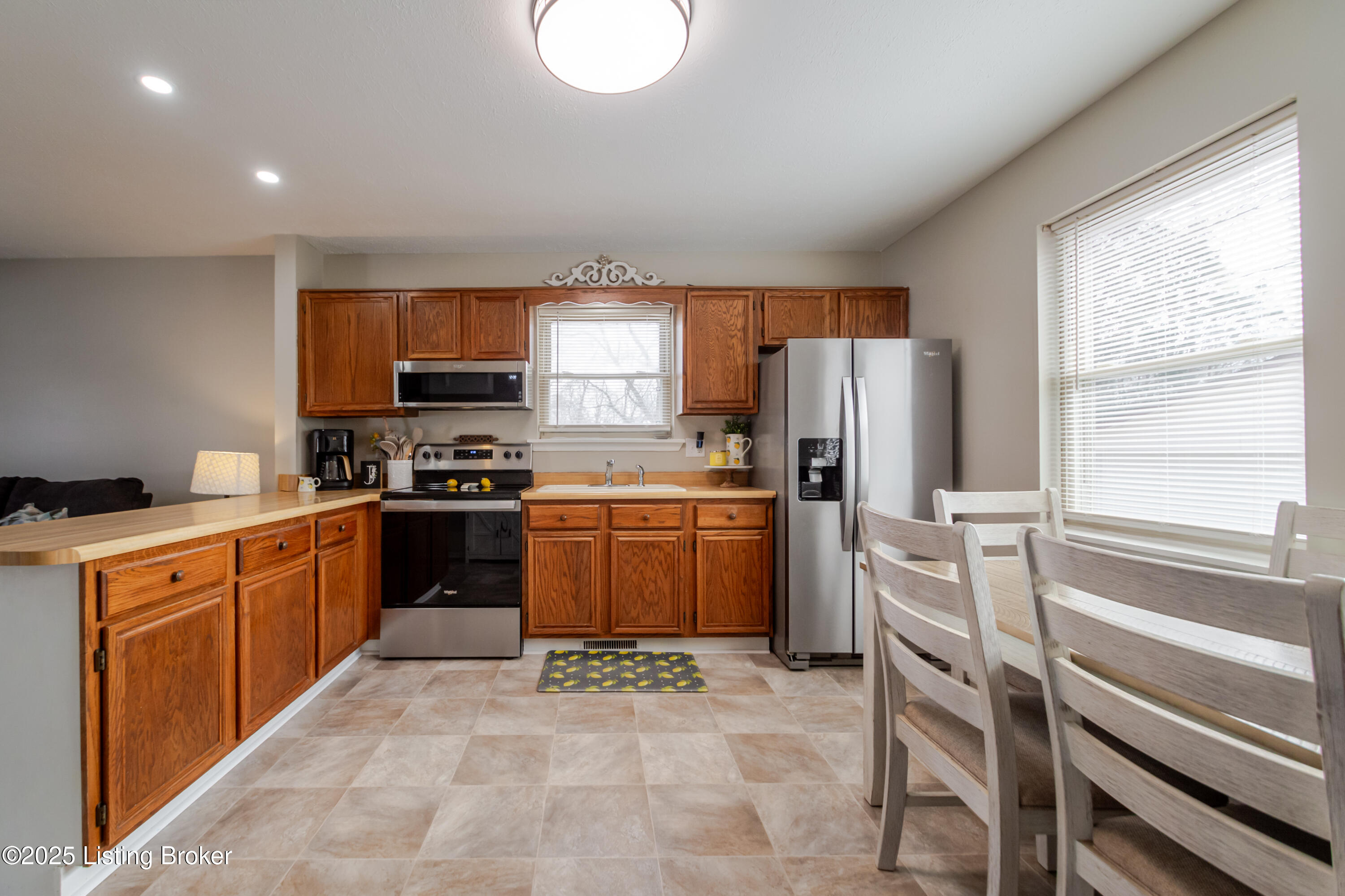 3504 Orbit Ct, Louisville, Pennsylvania image 5