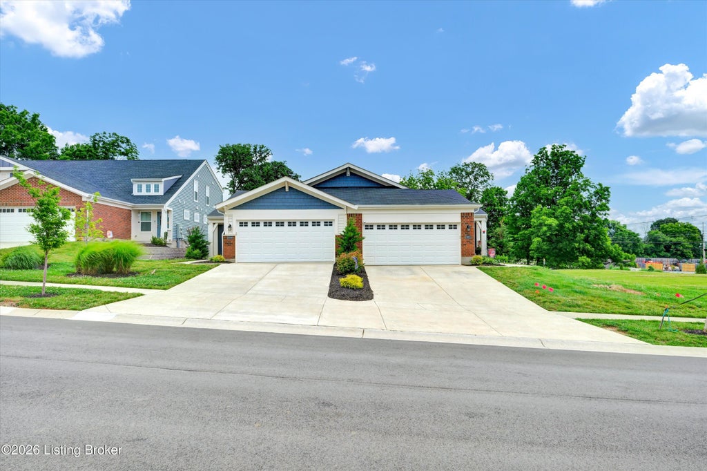Photo of 10051 Windcrest Farms Ln, Louisville, KY 40291 (MLS # 1721329)