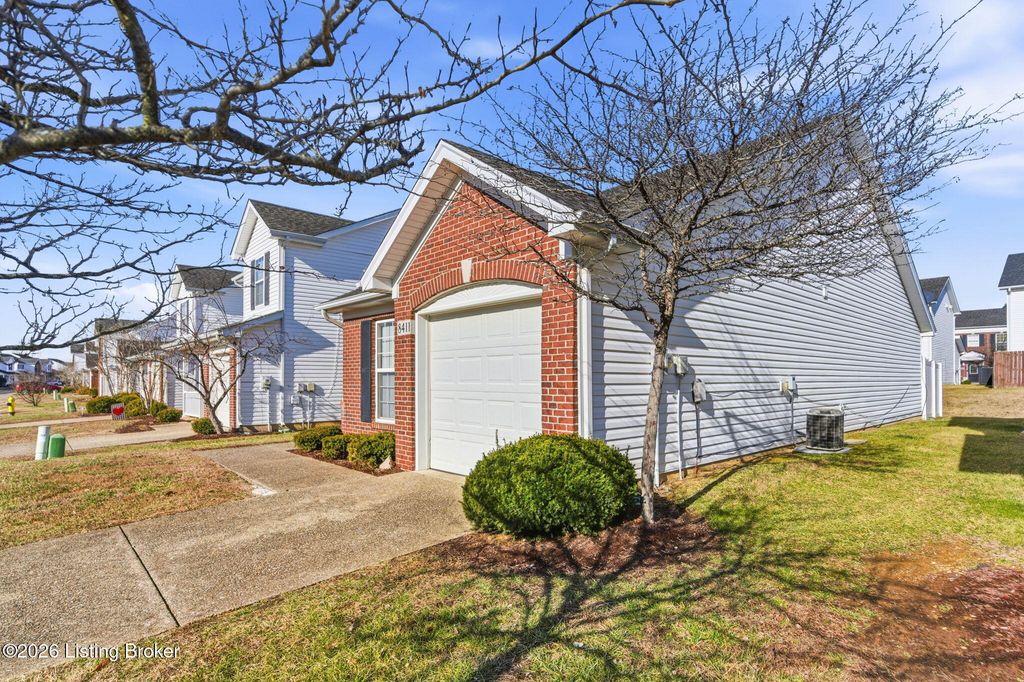 Photo of 8411 Arbor Meadow Way, Louisville, KY 40228 (MLS # 1707804)