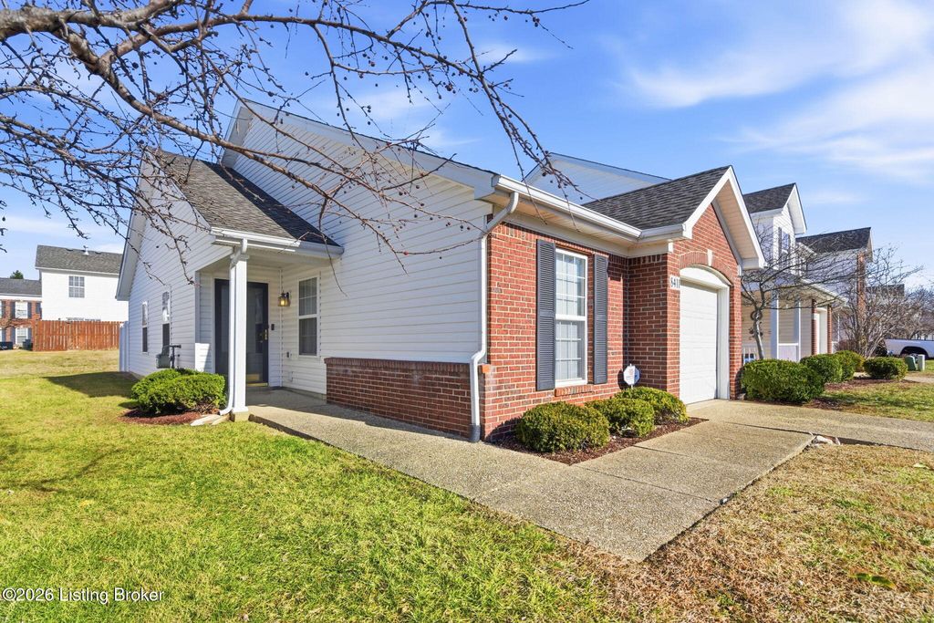 Photo of 8411 Arbor Meadow Way, Louisville, KY 40228 (MLS # 1707804)