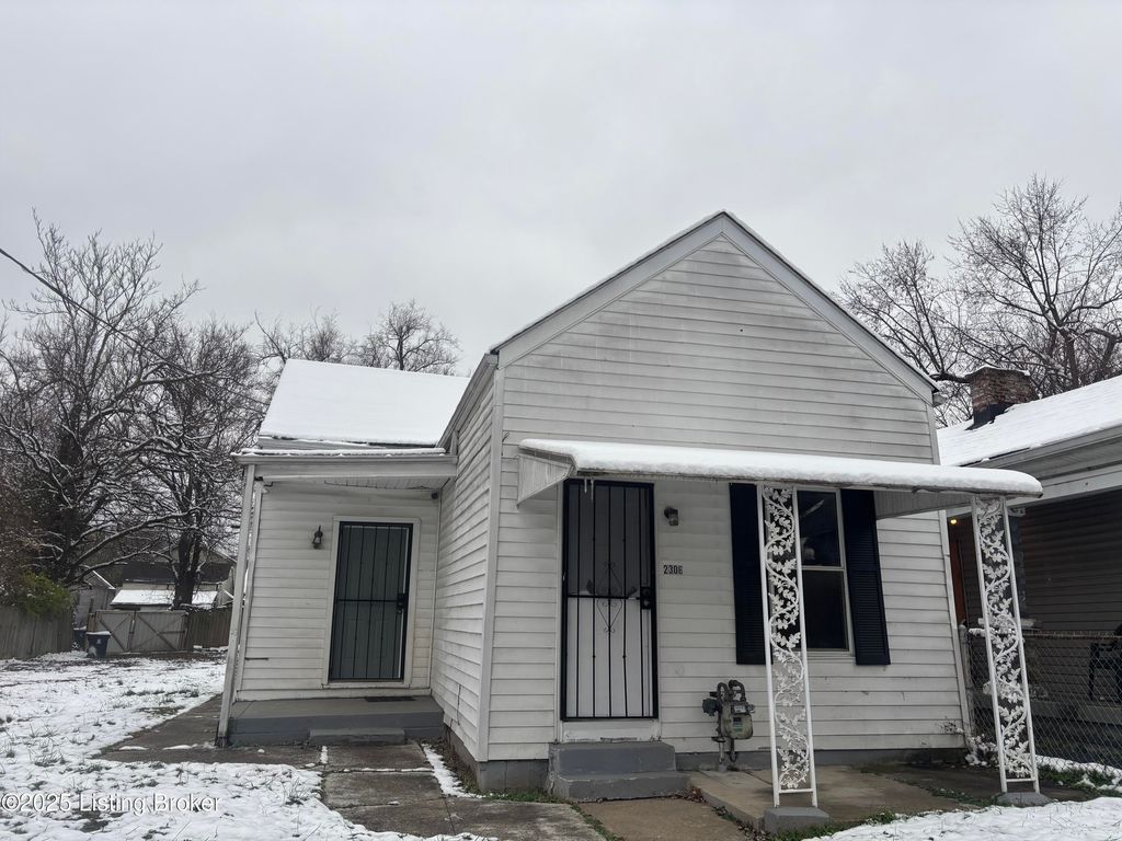 Photo of 2306 Standard Ave, Louisville, KY 40210 (MLS # 1704691)