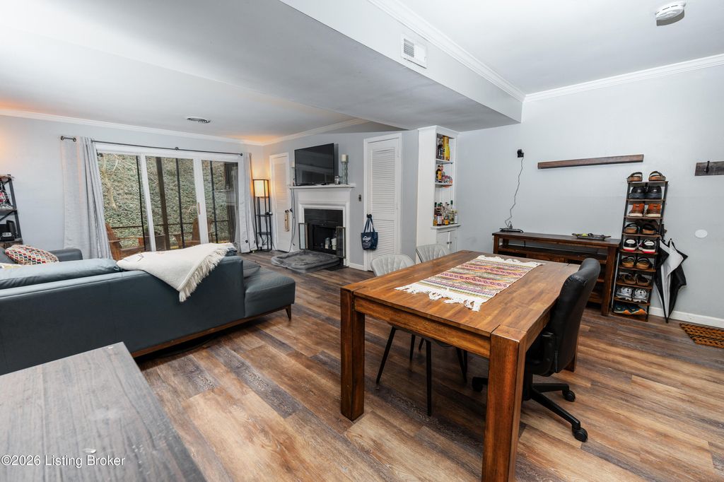 Photo of 410 Mockingbird Valley Rd #APT 11, Louisville, KY 40207 (MLS # 1709844)